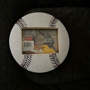 NWT 5x3.5 inch  Baseball picture frame